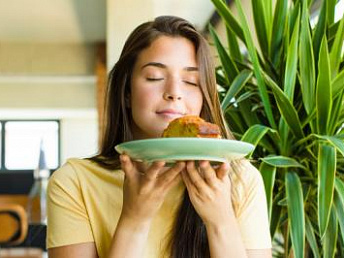Потеря обоняния и вкуса может снижать качество жизни не меньше хронических заболеваний Потеря обоняния и вкуса может снижать качество жизни не меньше хронических заболеваний